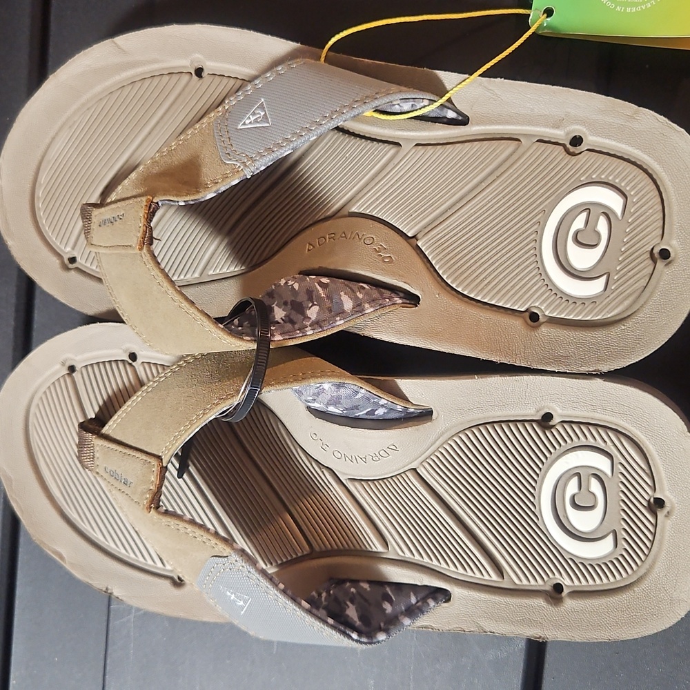 Cobian Men's Draino 3 Sandals: Tan: New With Tags: Size 9